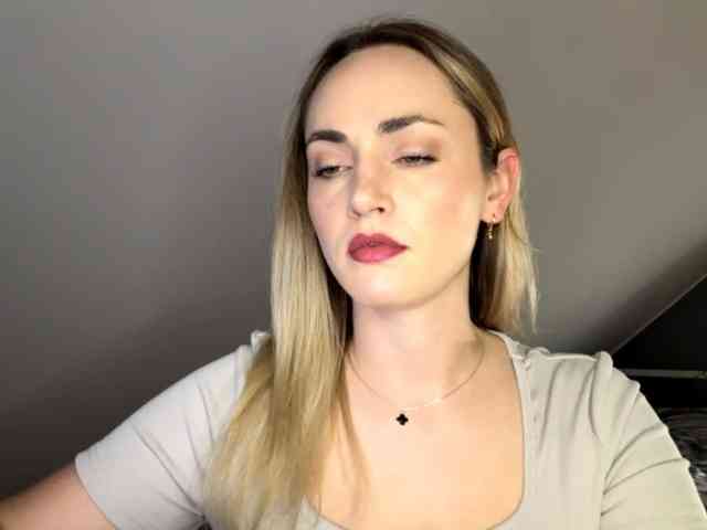 ScarlettXQueen webcam