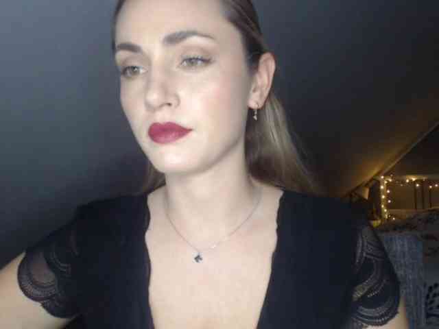 ScarlettXQueen webcam