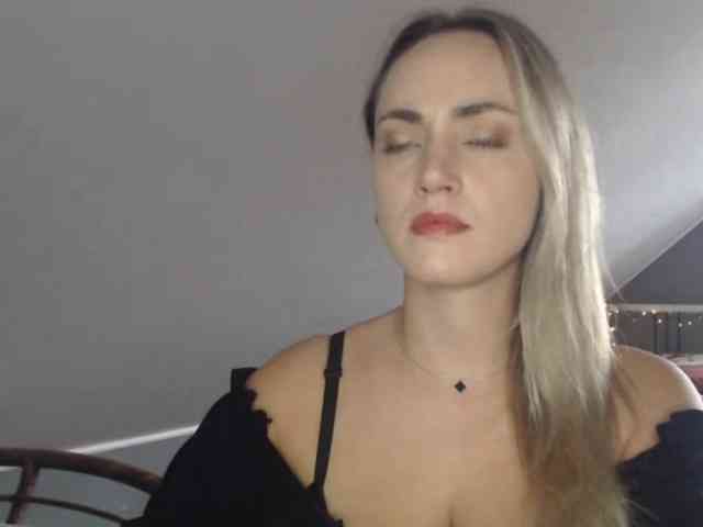 ScarlettXQueen webcam