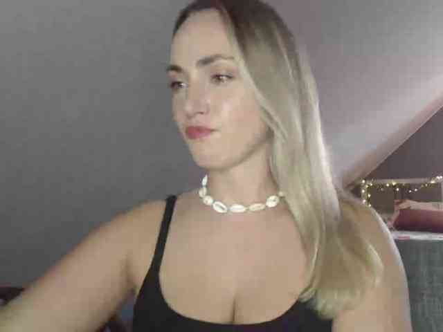 ScarlettXQueen webcam