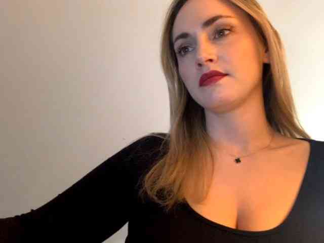 Model: ScarlettXQueen