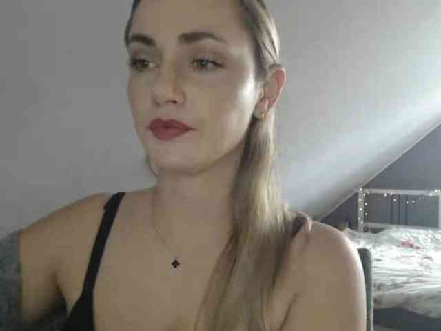 ScarlettXQueen webcam
