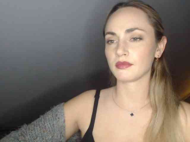 Model: ScarlettXQueen