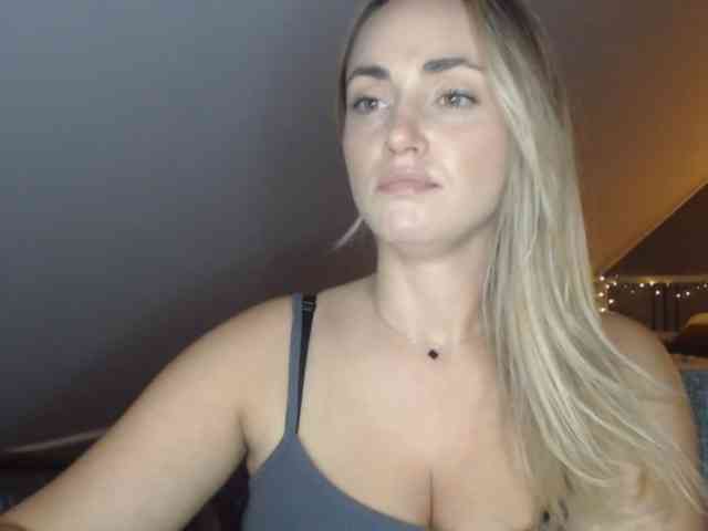 ScarlettXQueen webcam