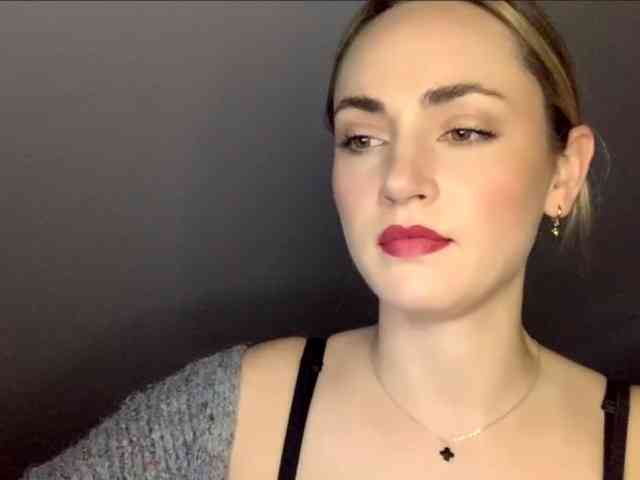 ScarlettXQueen webcam