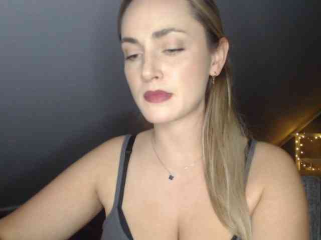 ScarlettXQueen webcam