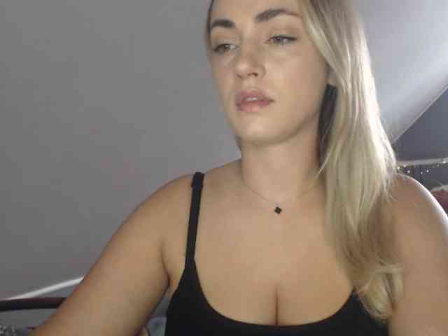 ScarlettXQueen webcam