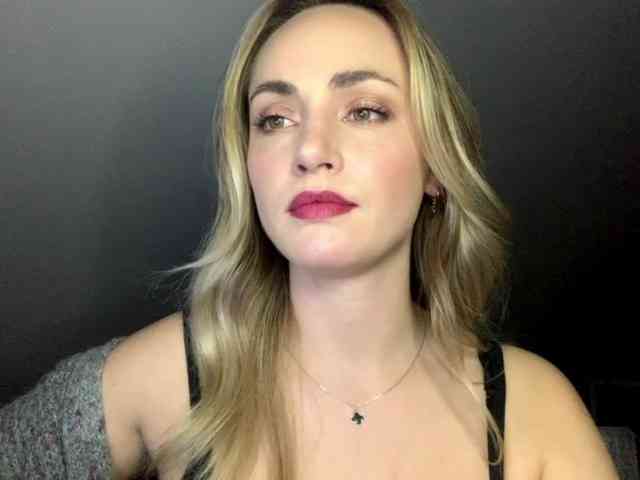 ScarlettXQueen webcam