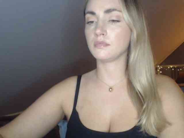 ScarlettXQueen webcam