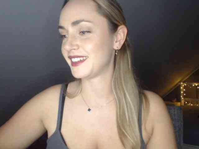 ScarlettXQueen webcam
