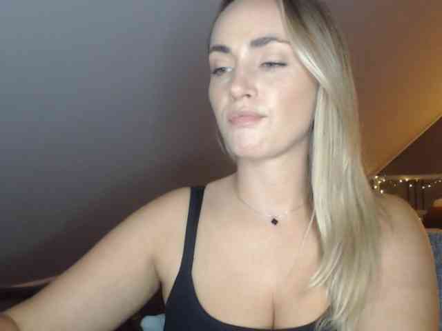 ScarlettXQueen webcam