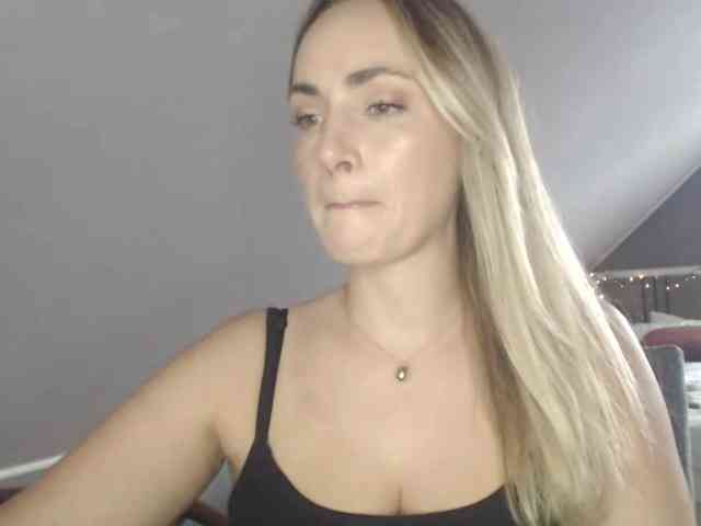 ScarlettXQueen webcam