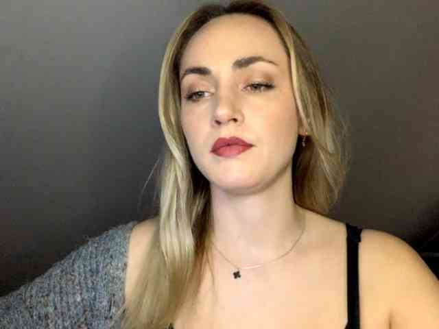 ScarlettXQueen webcam