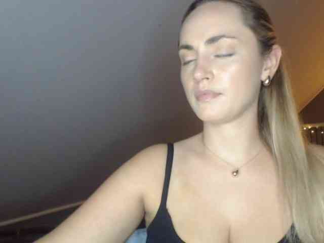 ScarlettXQueen webcam