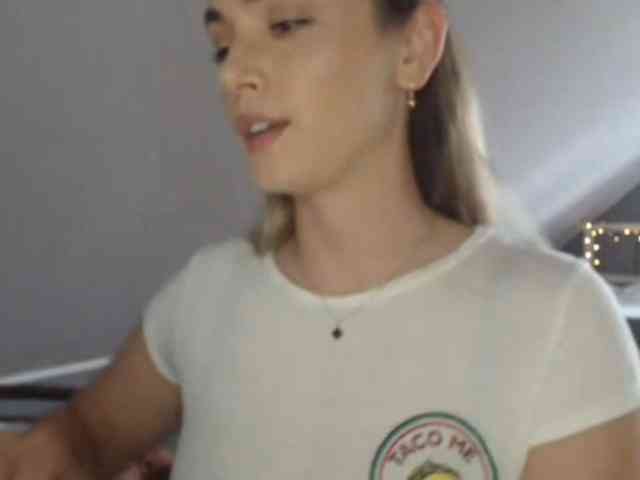 ScarlettXQueen webcam