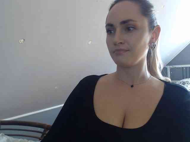 ScarlettXQueen webcam