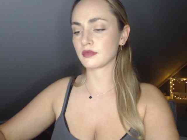 ScarlettXQueen webcam
