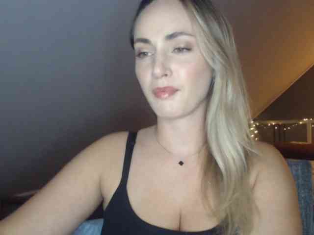 ScarlettXQueen webcam