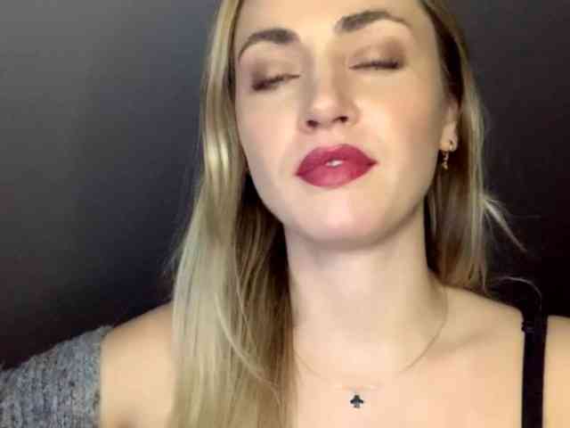 ScarlettXQueen webcam