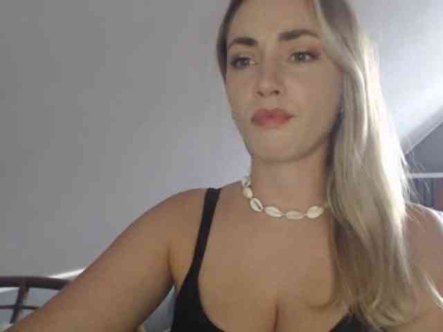 ScarlettXQueen webcam