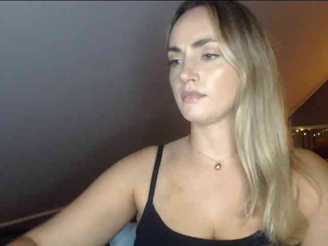ScarlettXQueen webcam