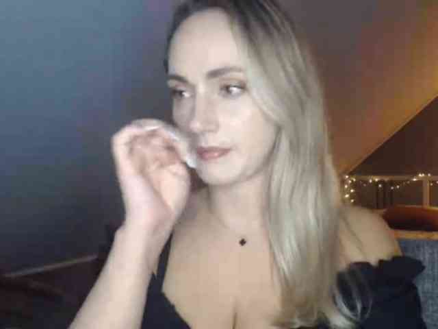 ScarlettXQueen webcam