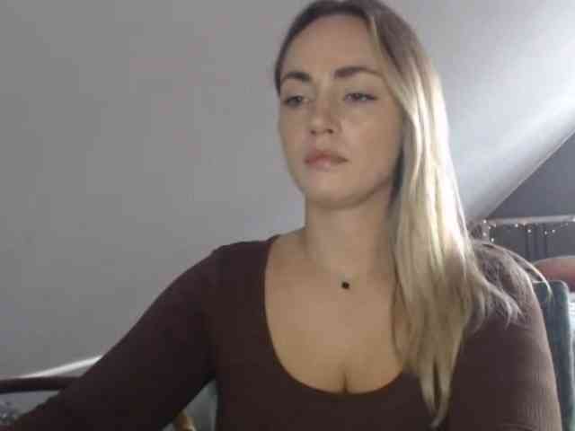ScarlettXQueen webcam