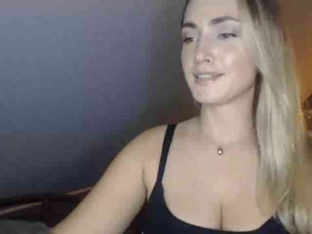 ScarlettXQueen webcam