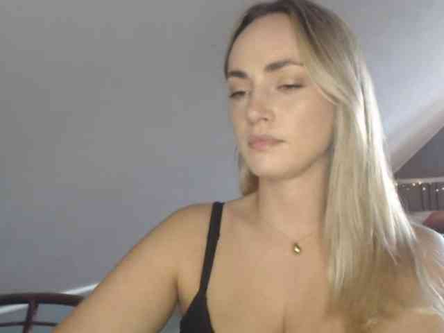 ScarlettXQueen webcam