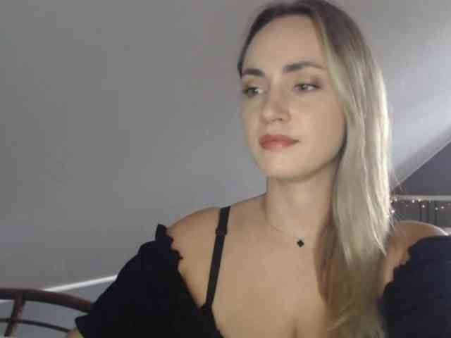 Model: ScarlettXQueen