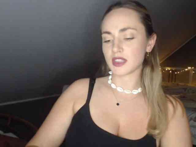 ScarlettXQueen webcam