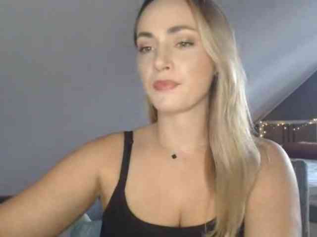 ScarlettXQueen webcam