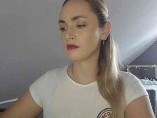 ScarlettXQueen webcam
