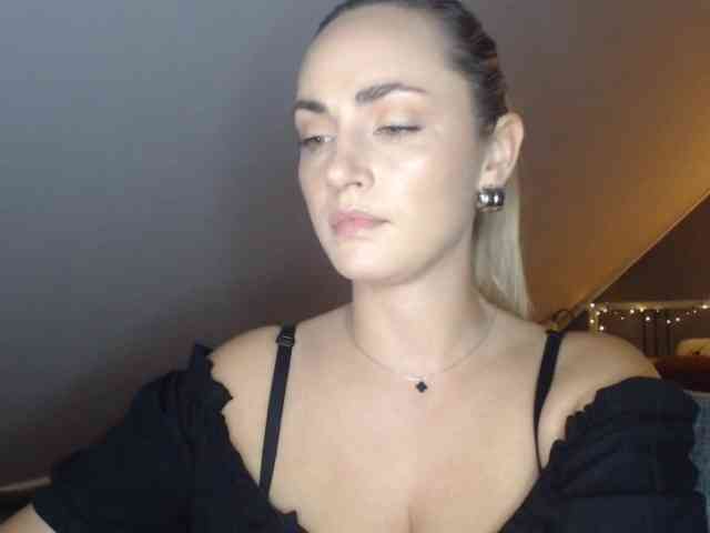 ScarlettXQueen webcam