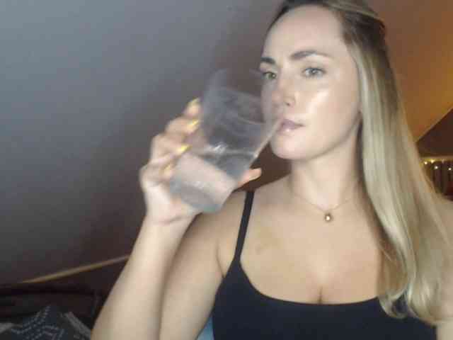 ScarlettXQueen webcam