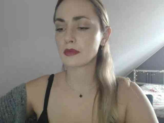 ScarlettXQueen webcam
