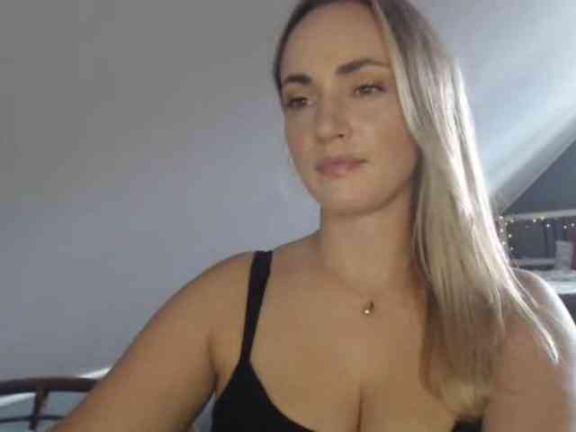 ScarlettXQueen webcam