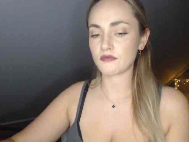 ScarlettXQueen webcam