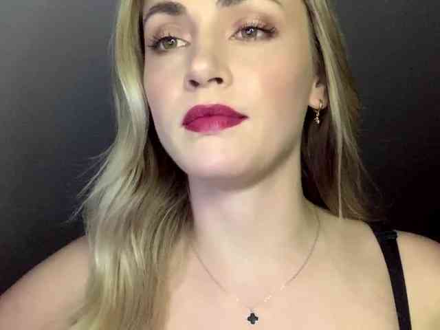 ScarlettXQueen webcam