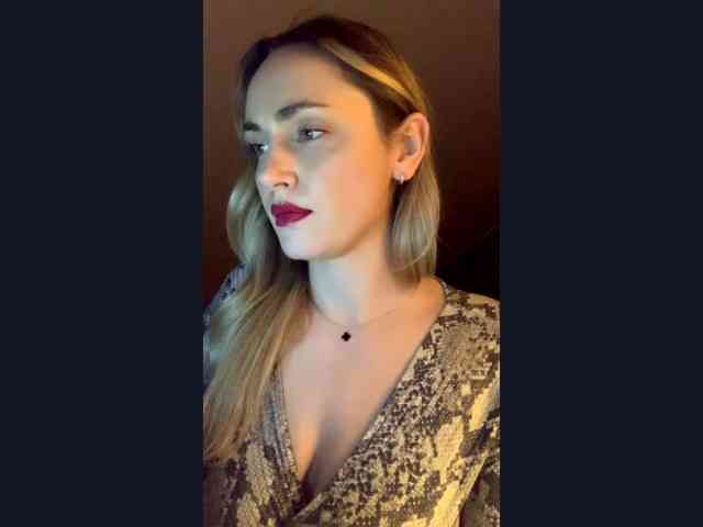 ScarlettXQueen webcam