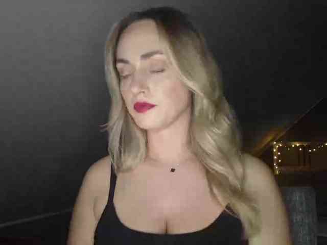 ScarlettXQueen webcam