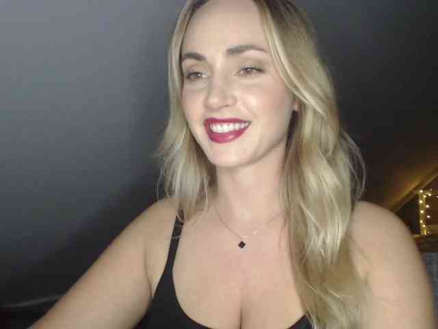 ScarlettXQueen webcam
