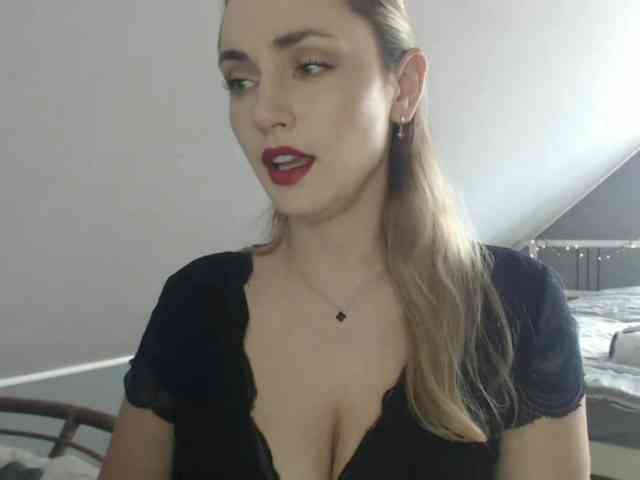 Model: ScarlettXQueen
