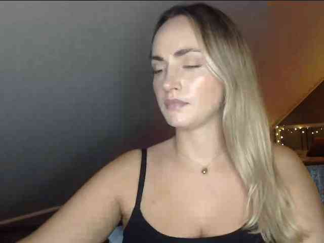 ScarlettXQueen webcam