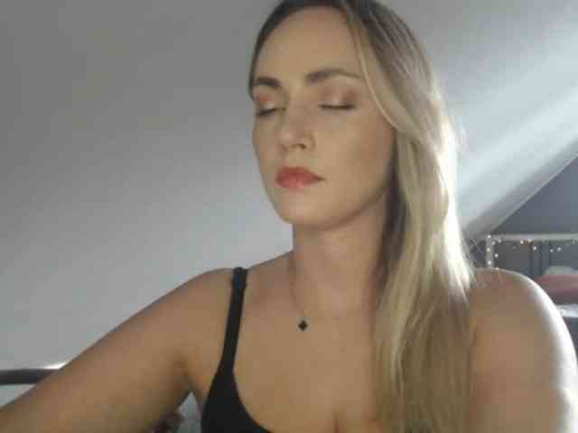 ScarlettXQueen webcam