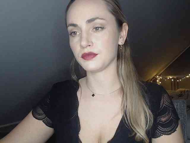 ScarlettXQueen webcam