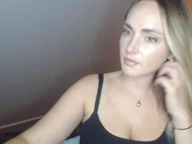 ScarlettXQueen webcam