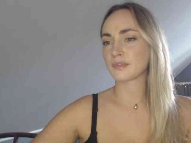 ScarlettXQueen webcam