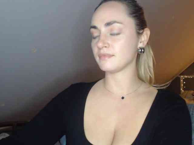 ScarlettXQueen webcam