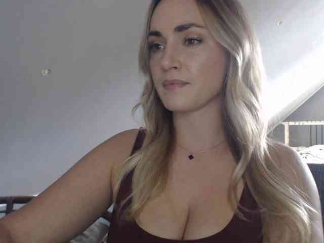 ScarlettXQueen webcam